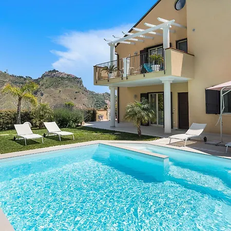 Giutitta Villa Taormina